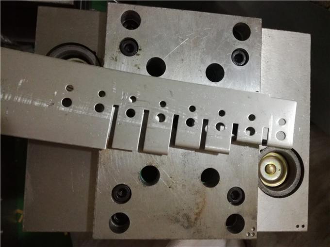 Cerniere di trattamento termico delle matrici di stampaggio della lamiera sottile dell'OEM che piegano pezzo di ricambio 2