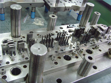 Timbratura automobilistica del metallo di requisito di Teachnical di alta precisione delle matrici di stampaggio della scatola di alluminio del pannello