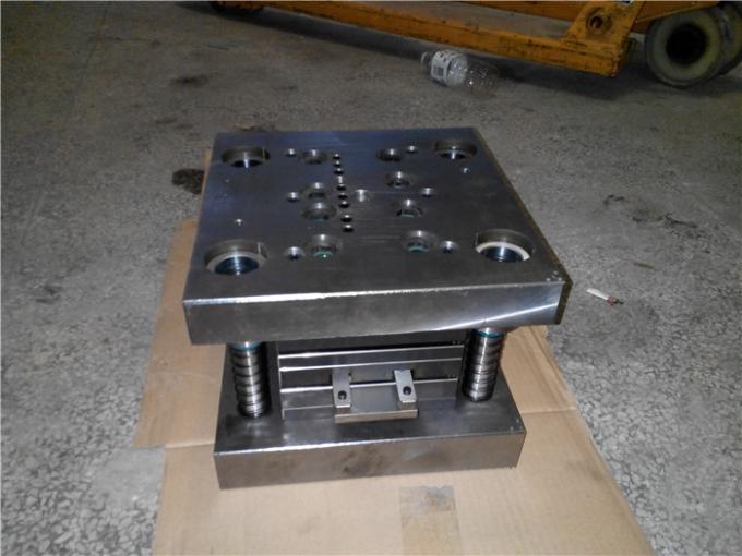 Matrici di stampaggio/accessori dell'hardware precisione della muffa/dello strumento del metallo progressivo d'acciaio 2