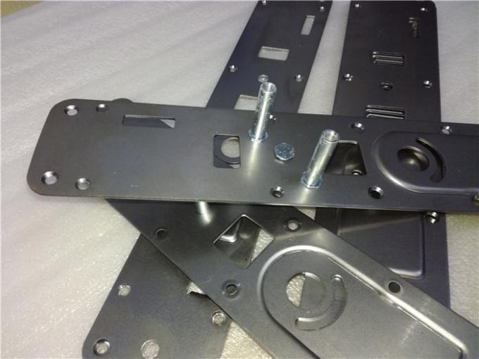 Metal la timbratura i materiali/metallo progressivo che timbrano le parti spesse dell'acciaio della serratura di porta 1