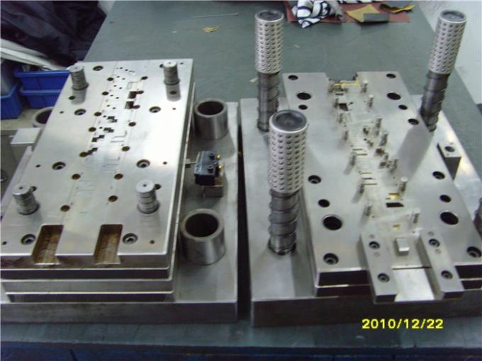 Il metallo dei blocchetti terminali le matrici di stampaggio, l'acciaio timbrato si separa il modo di Progrssive 0
